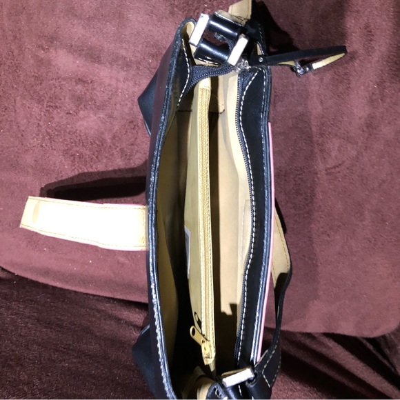 Mondani New York Women's Black Small Shoulder Bag/Purse - Picture 8 of 9